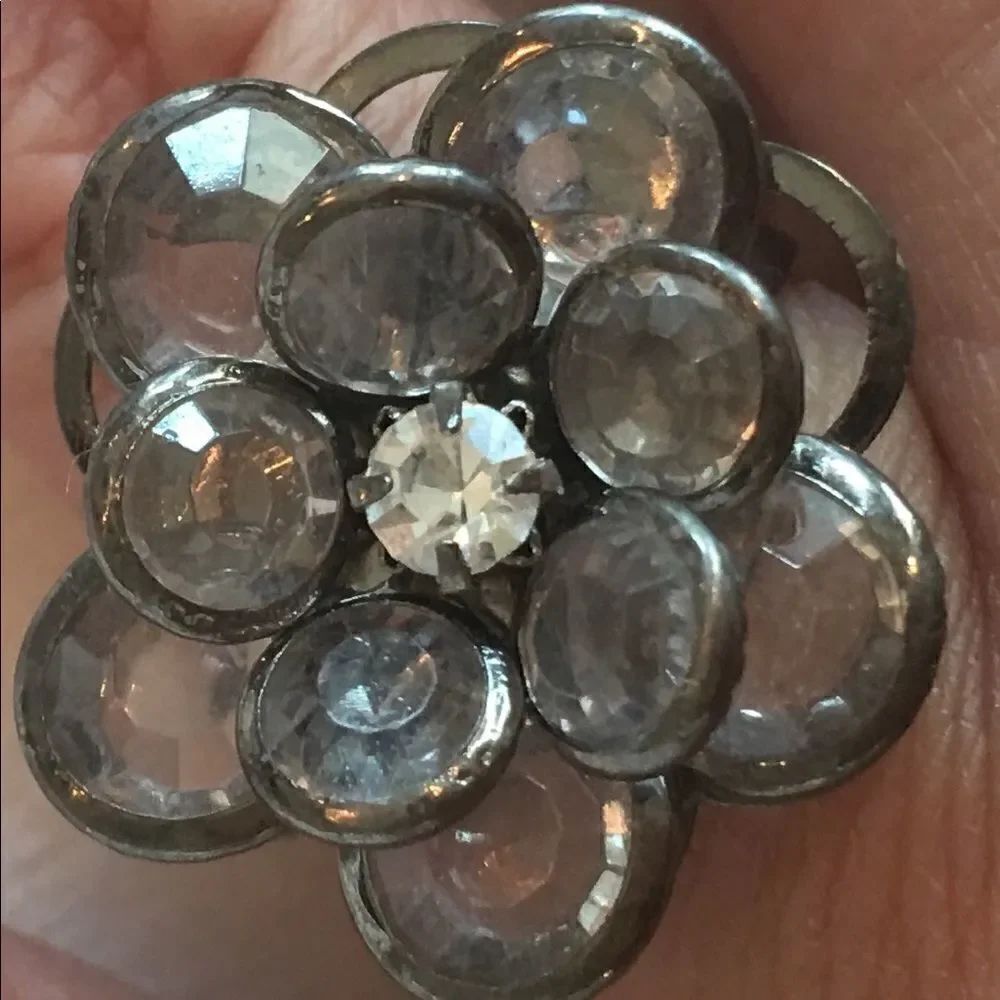 Pretty Silver Flower Ring